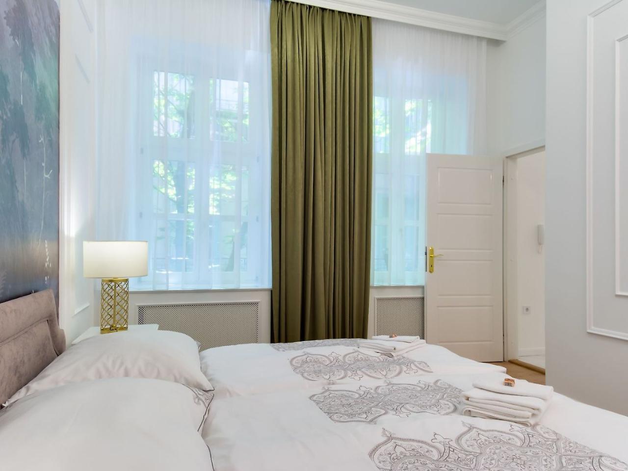 Chestnut & Eliza Suites Budapest Exterior photo