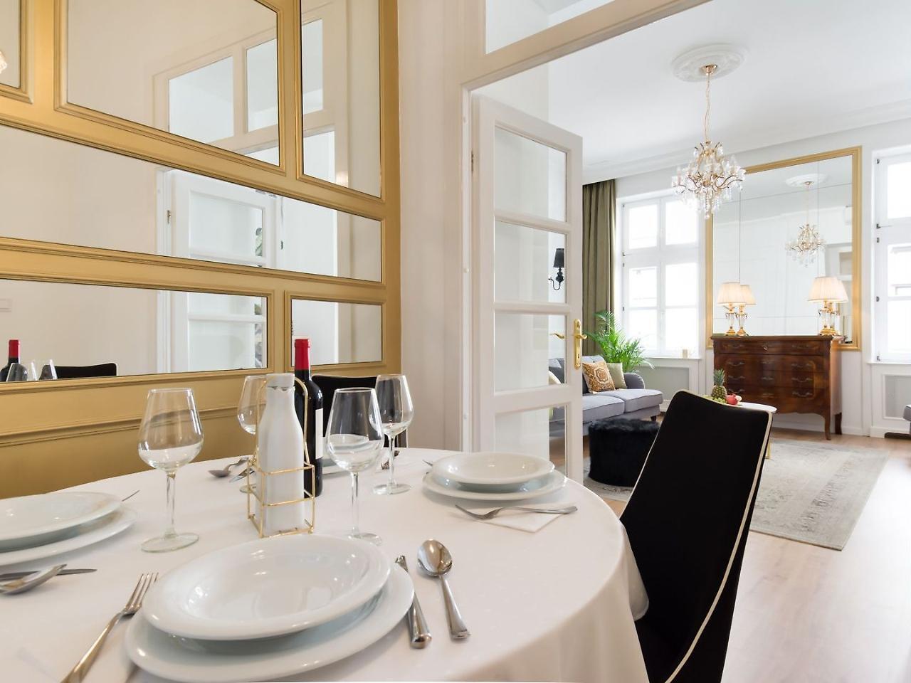 Chestnut & Eliza Suites Budapest Exterior photo