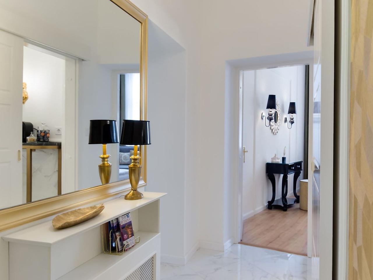 Chestnut & Eliza Suites Budapest Exterior photo